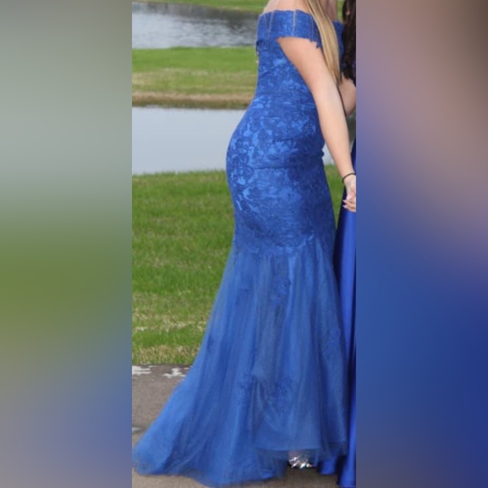 Dave & Johnny Off the Shoulder Mermaid Prom Dress; Blue; Size 3/4